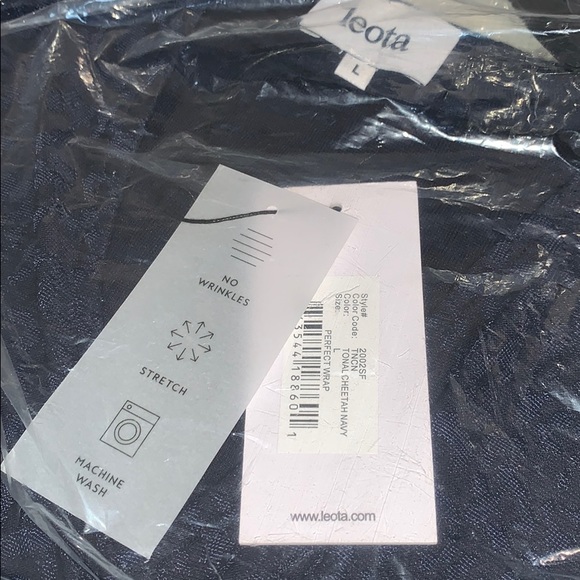 Leota PERFECT WRAP DRESS IN TONAL CHEETAH NAVY - Picture 4 of 8